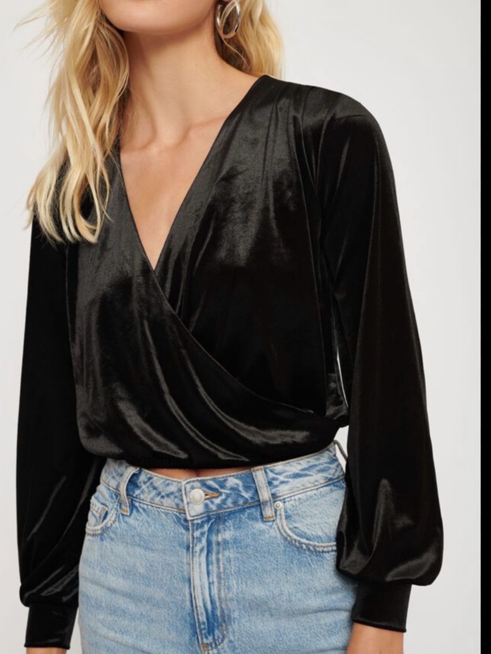 Dex size, small crush velvet, black cropped long sleeve top